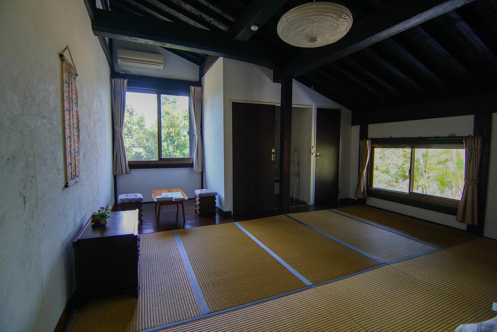 Villa Le Lotus Bleu Ishigaki  Bagian luar foto