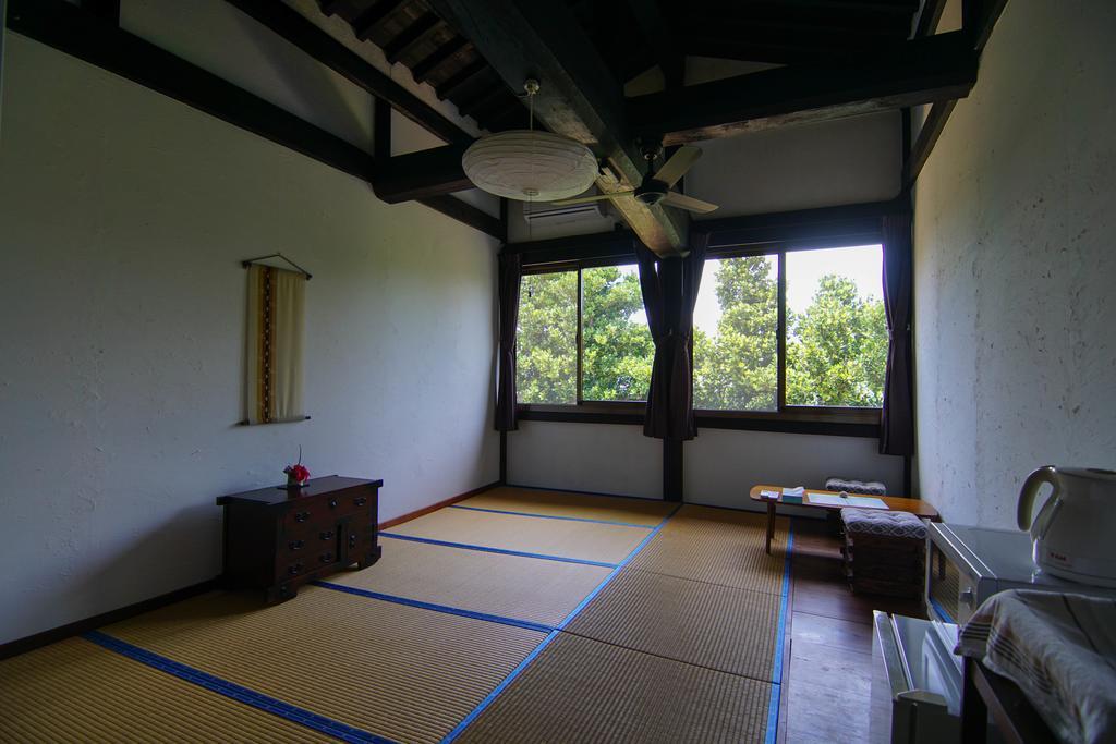 Villa Le Lotus Bleu Ishigaki  Bagian luar foto